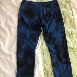 Lulu lemon exercise tights crops size 8
